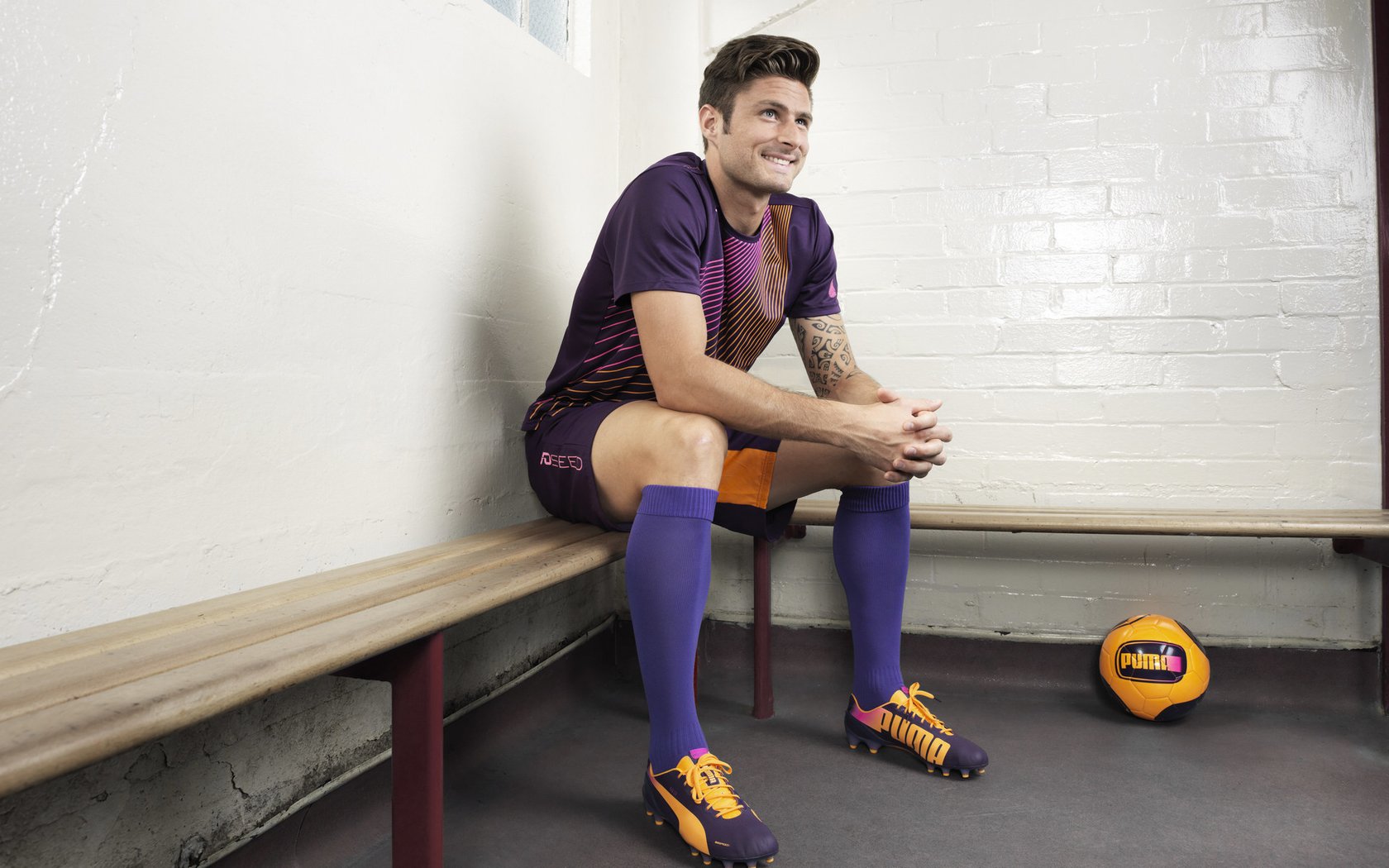 _女子足球锦标赛：巾帼不让须眉_，女子足球赛视频